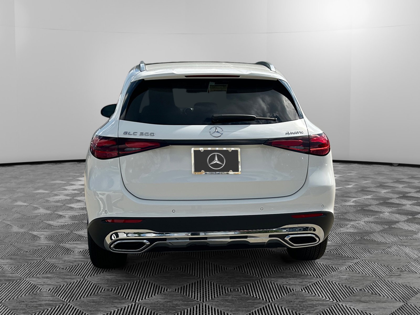 2025 Mercedes Benz GLC 300 4MATIC photo 3