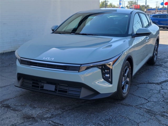 2025 Kia K4 LXS photo 6