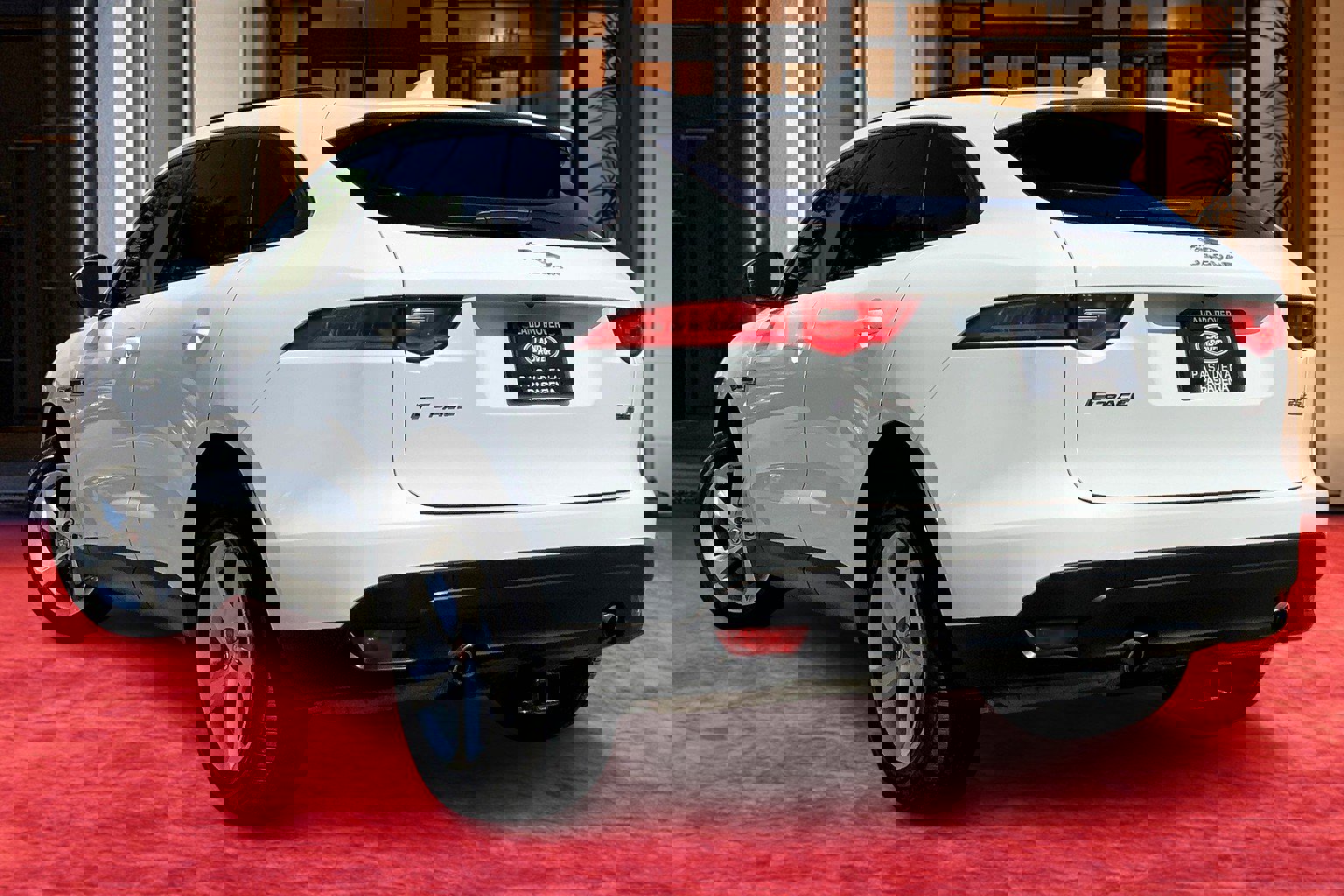 2018 Jaguar F-PACE Premium photo 10