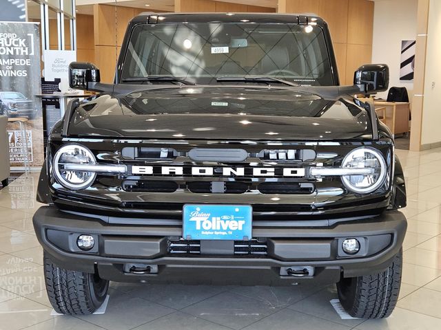 2025 Ford Bronco Outer Banks photo 3