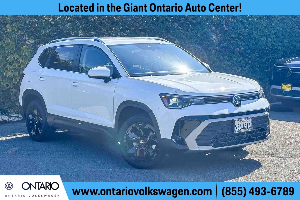 2025 Volkswagen Taos SE's photo