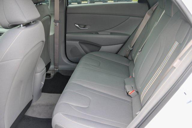 New 2025 White Hyundai SEL Sport image 11