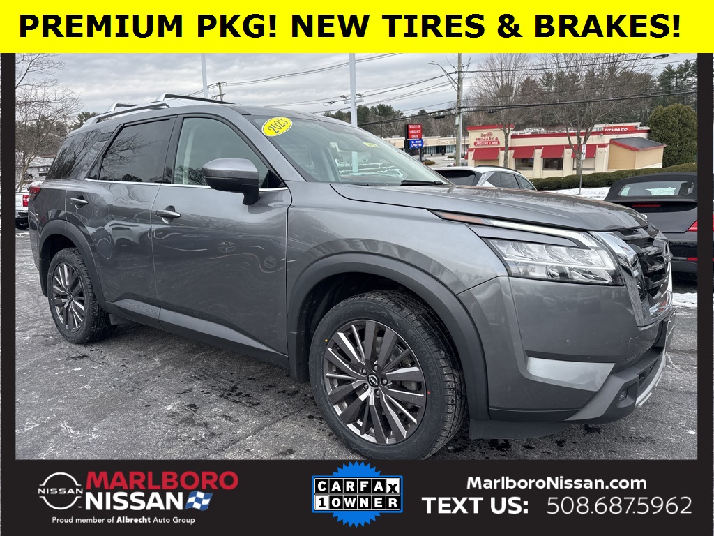 2023 Nissan Pathfinder SL's photo