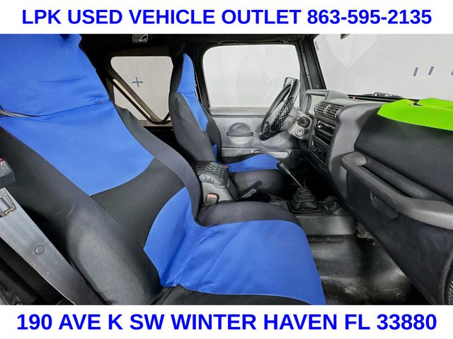 2001 Jeep Wrangler SE photo 18