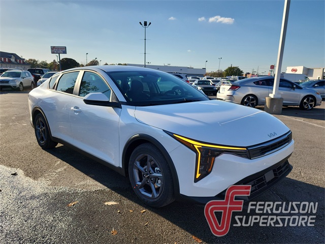 2025 Kia K4 LXS's photo