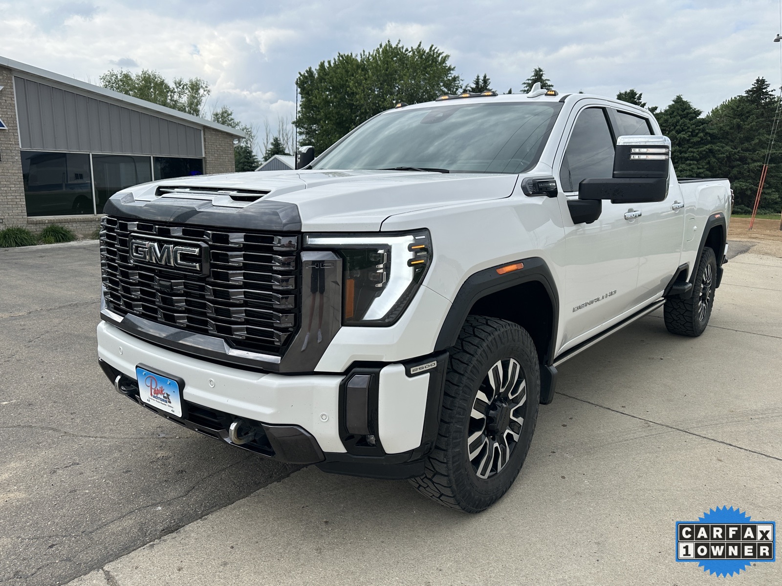 Used 2024 GMC Sierra 2500HD Denali Ultimate with VIN 1GT19XEYXRF350540 for sale in Luverne, Minnesota