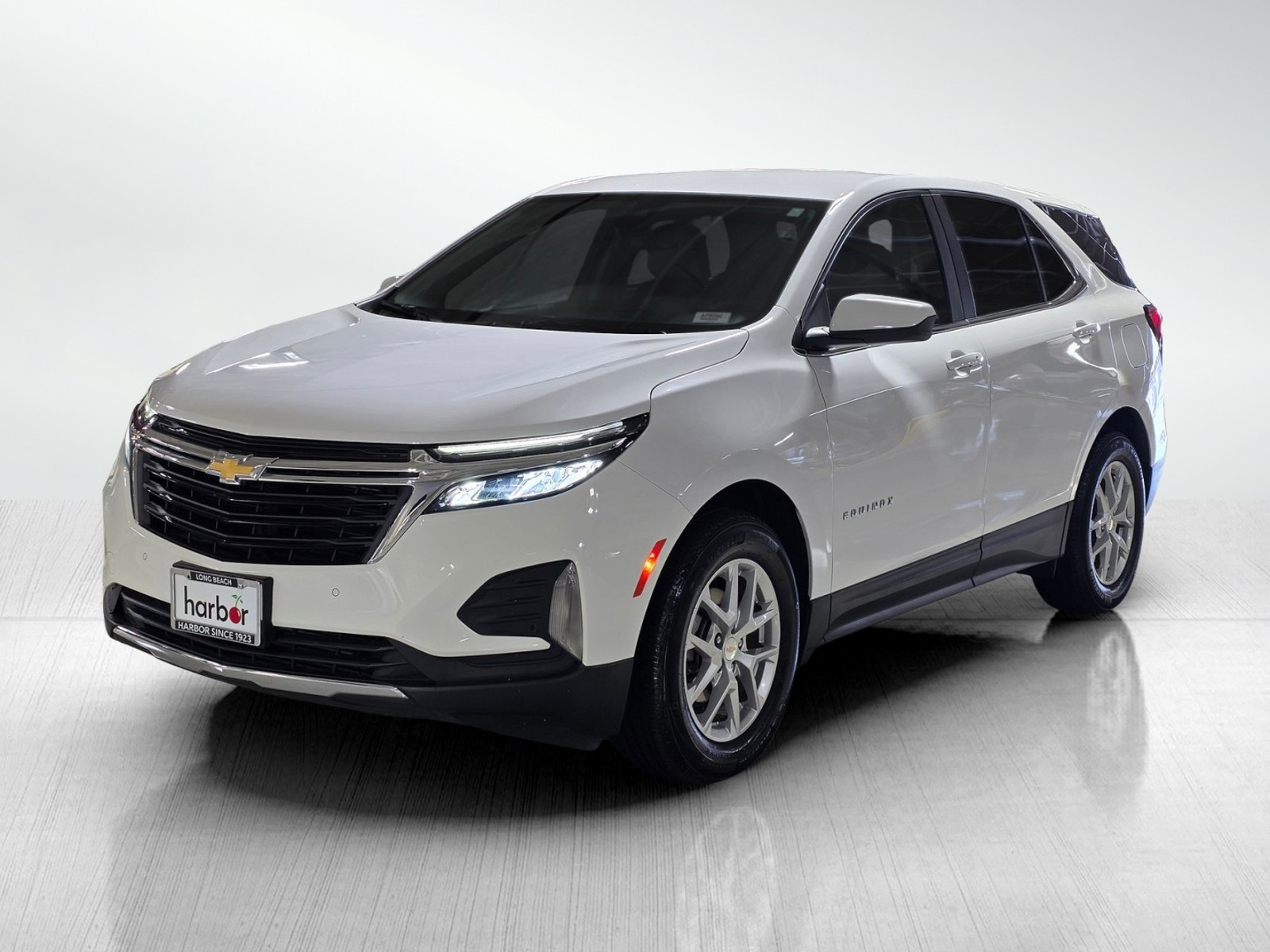 2023 Chevrolet Equinox LT photo 2