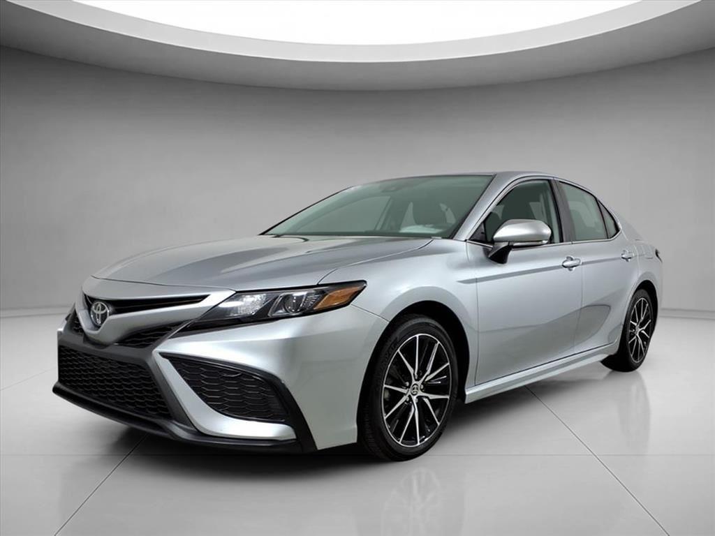 2023 Toyota Camry SE's photo