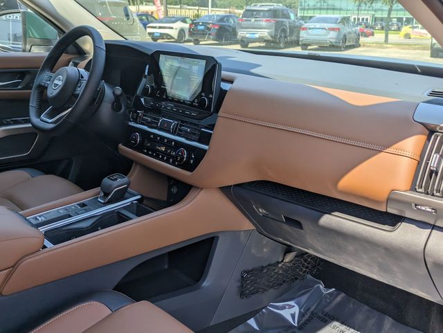 2025 Nissan Pathfinder Platinum photo 28