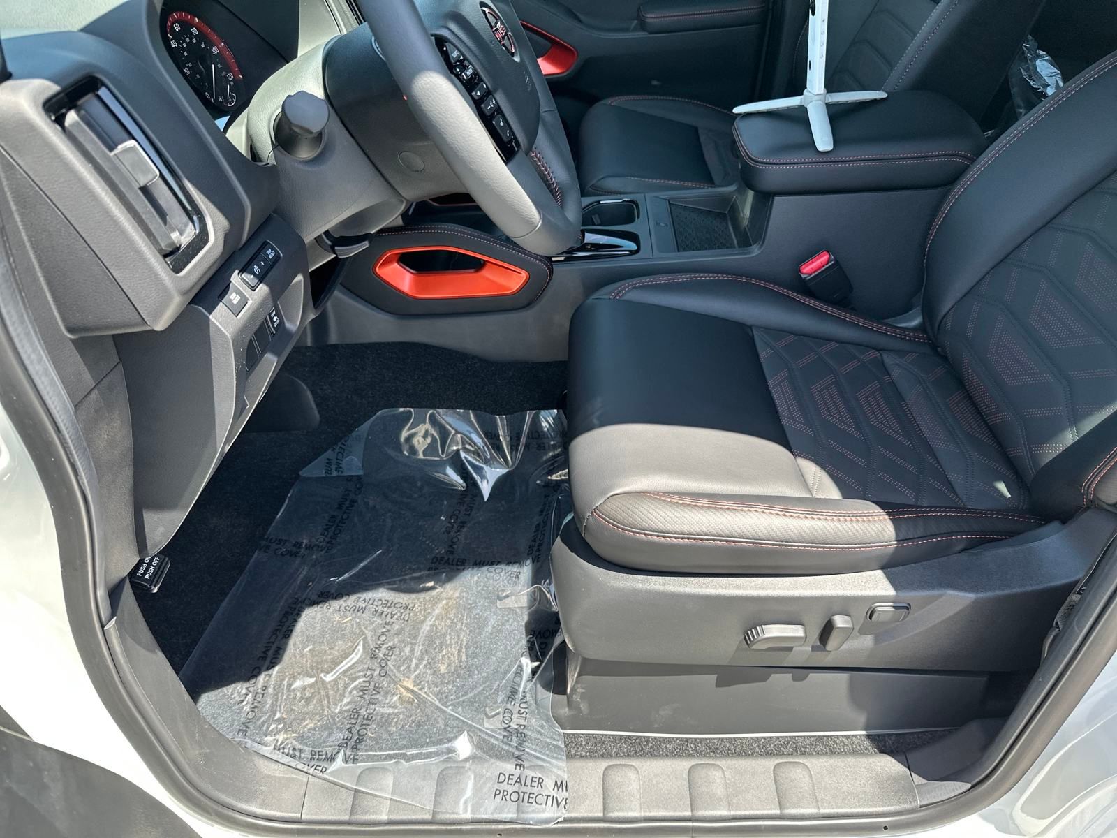 2025 Nissan Frontier PRO-4X photo 15