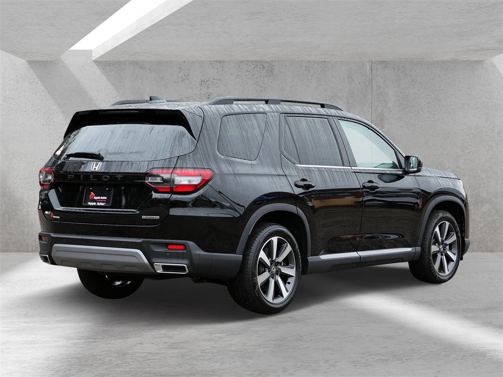 Used 2024 Honda Pilot Touring with VIN 5FNYG1H75RB020636 for sale in White Bear Lake, Minnesota