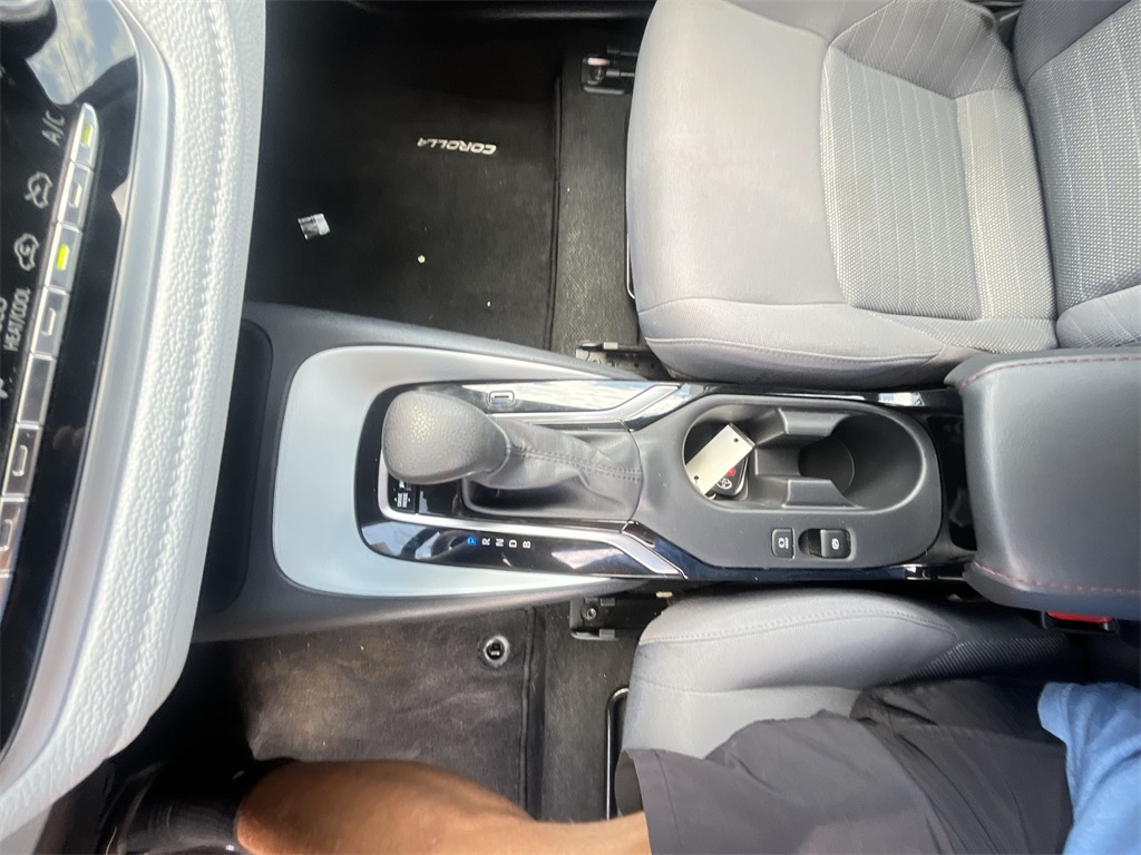 2023 Toyota Corolla SE photo 18
