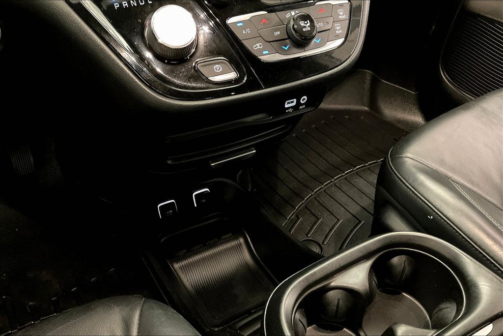 2018 Chrysler Pacifica Touring L photo 31