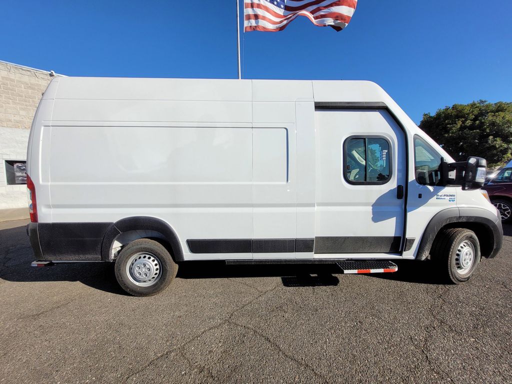 2024 Ram 3500 photo 3