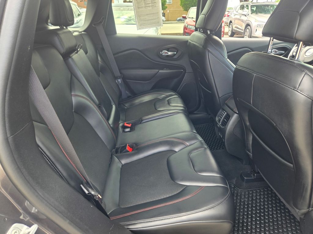 2021 Jeep Cherokee Trailhawk photo 3