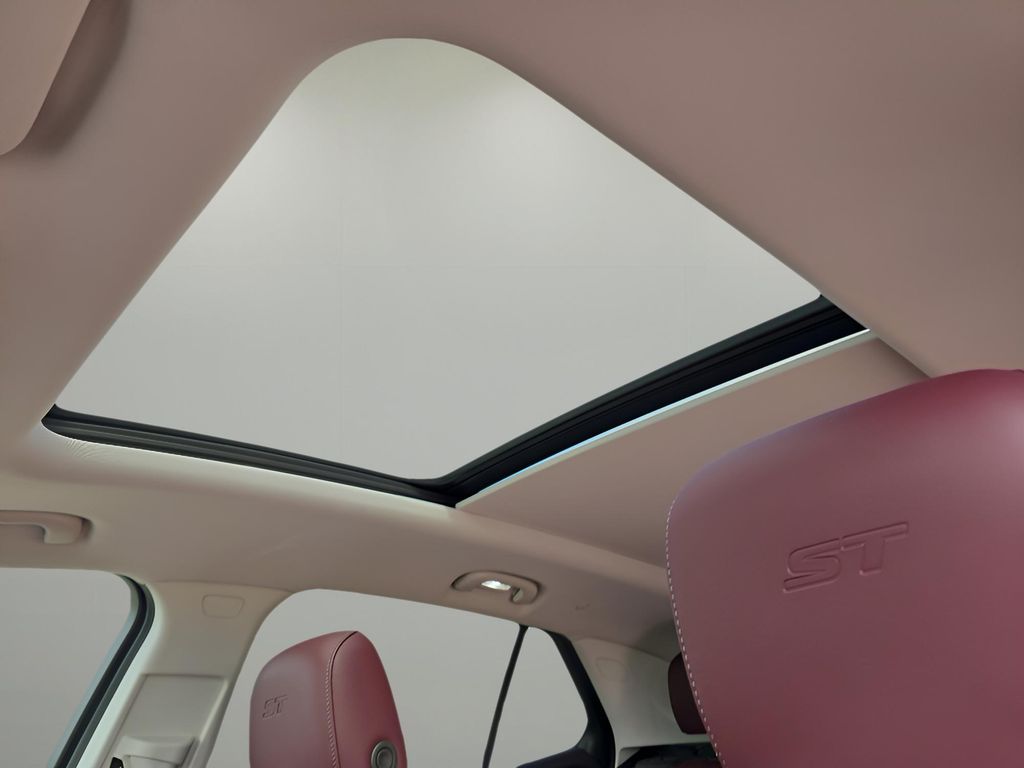 2025 Buick Envision Sport Touring photo 17