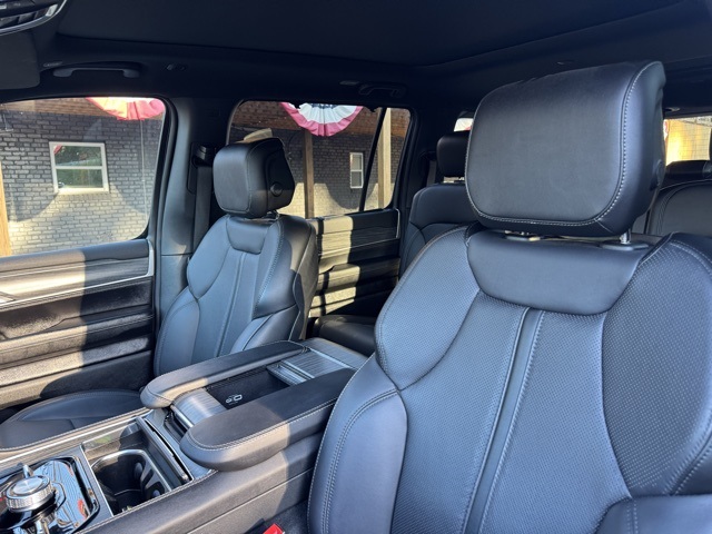 2024 Jeep Wagoneer Series II photo 10