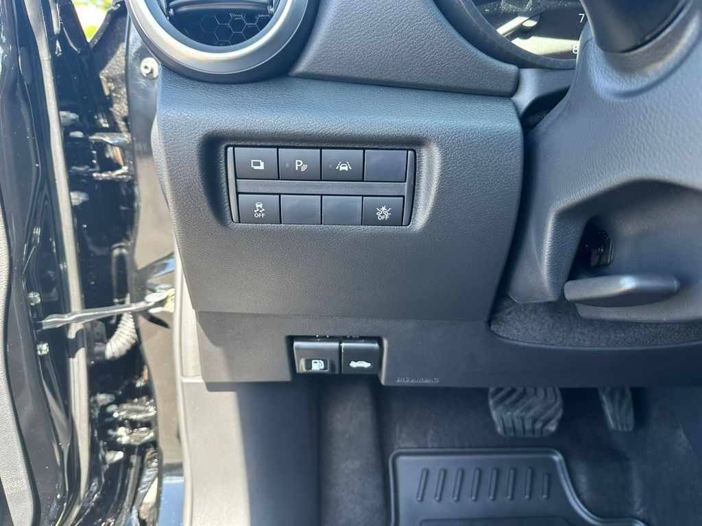 2025 Nissan Versa 1.6 S photo 14