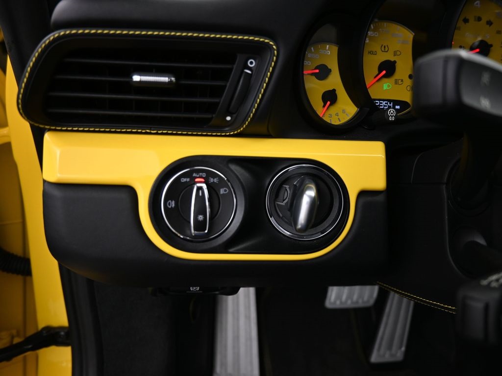 2016 Porsche 911 Turbo S photo 27