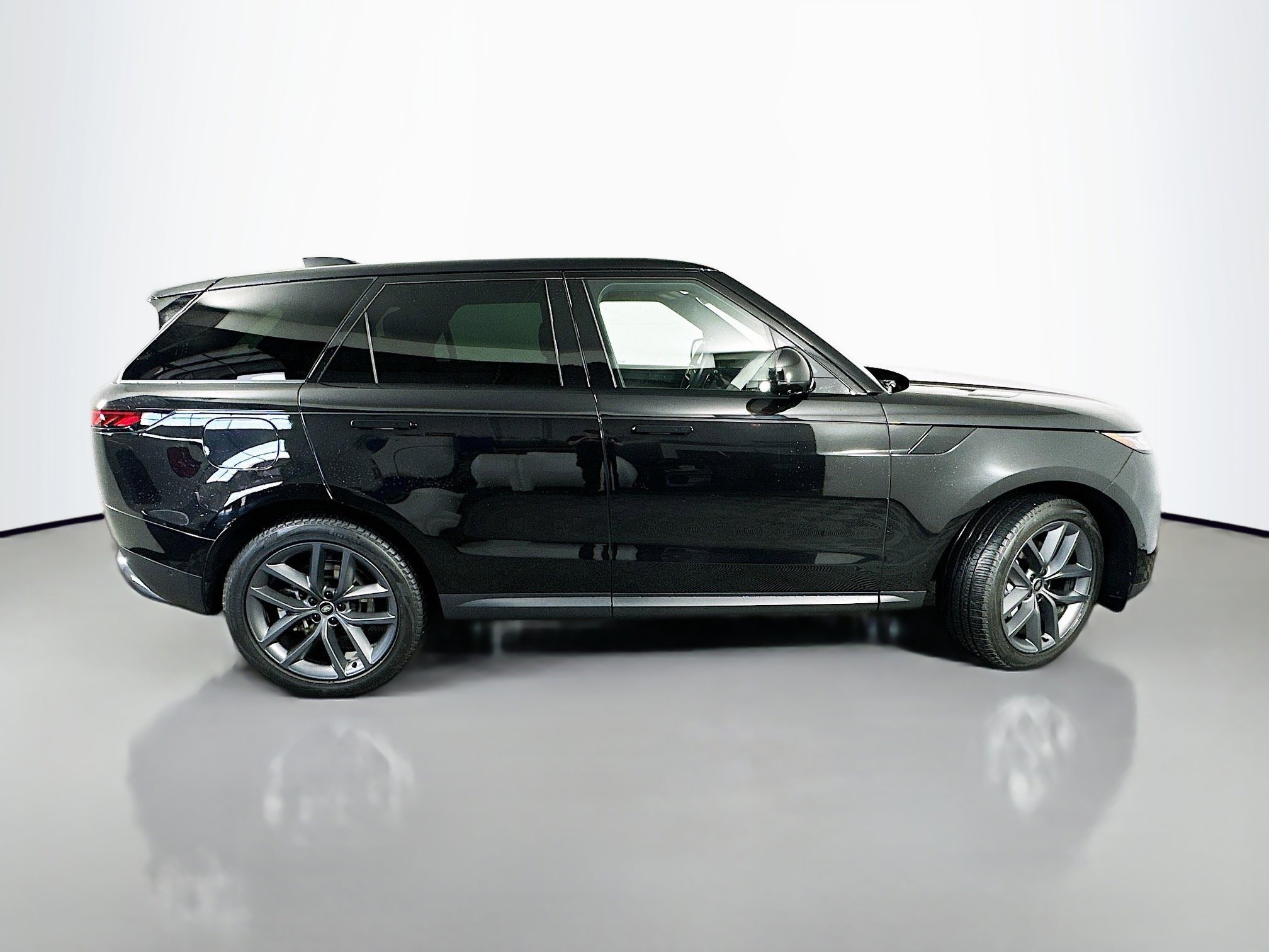 2024 Land Rover Range Rover Sport SE photo 4