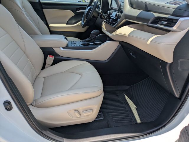 2023 Toyota Highlander XLE photo 27