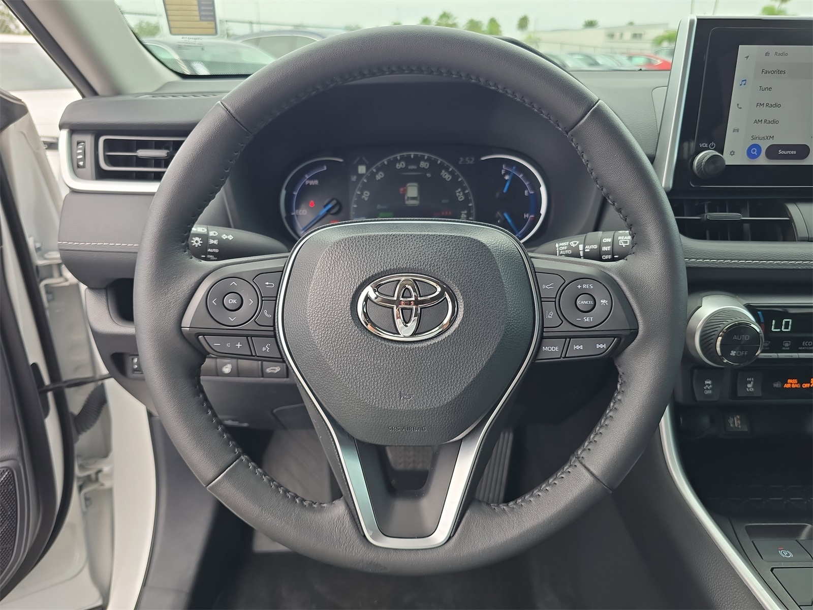 2024 Toyota RAV4 Hybrid XLE photo 23