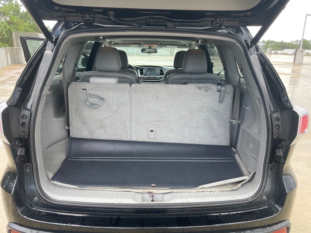 2016 Toyota Highlander XLE photo 20