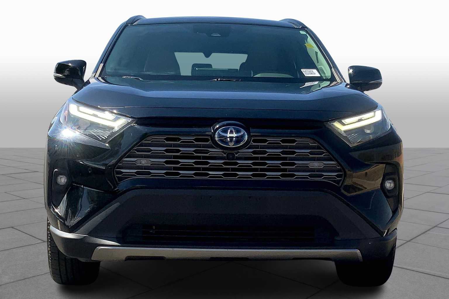 2022 Toyota RAV4 Hybrid Limited photo 3