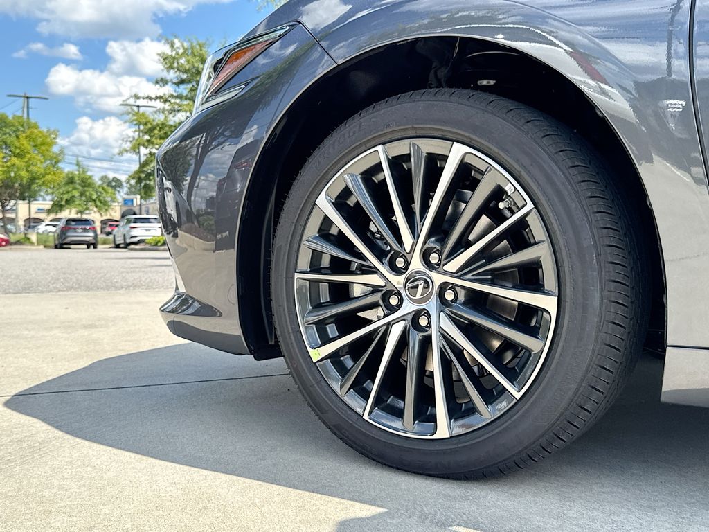 2025 Lexus ES Premium photo 11
