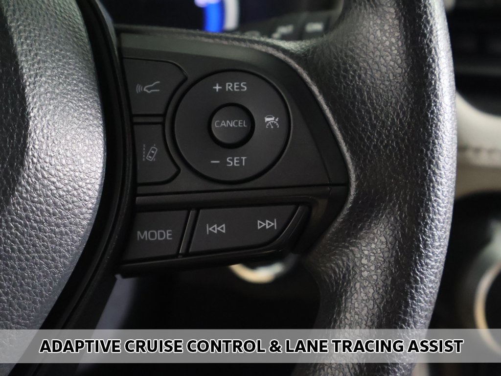 2024 Toyota RAV4 Hybrid XLE photo 2