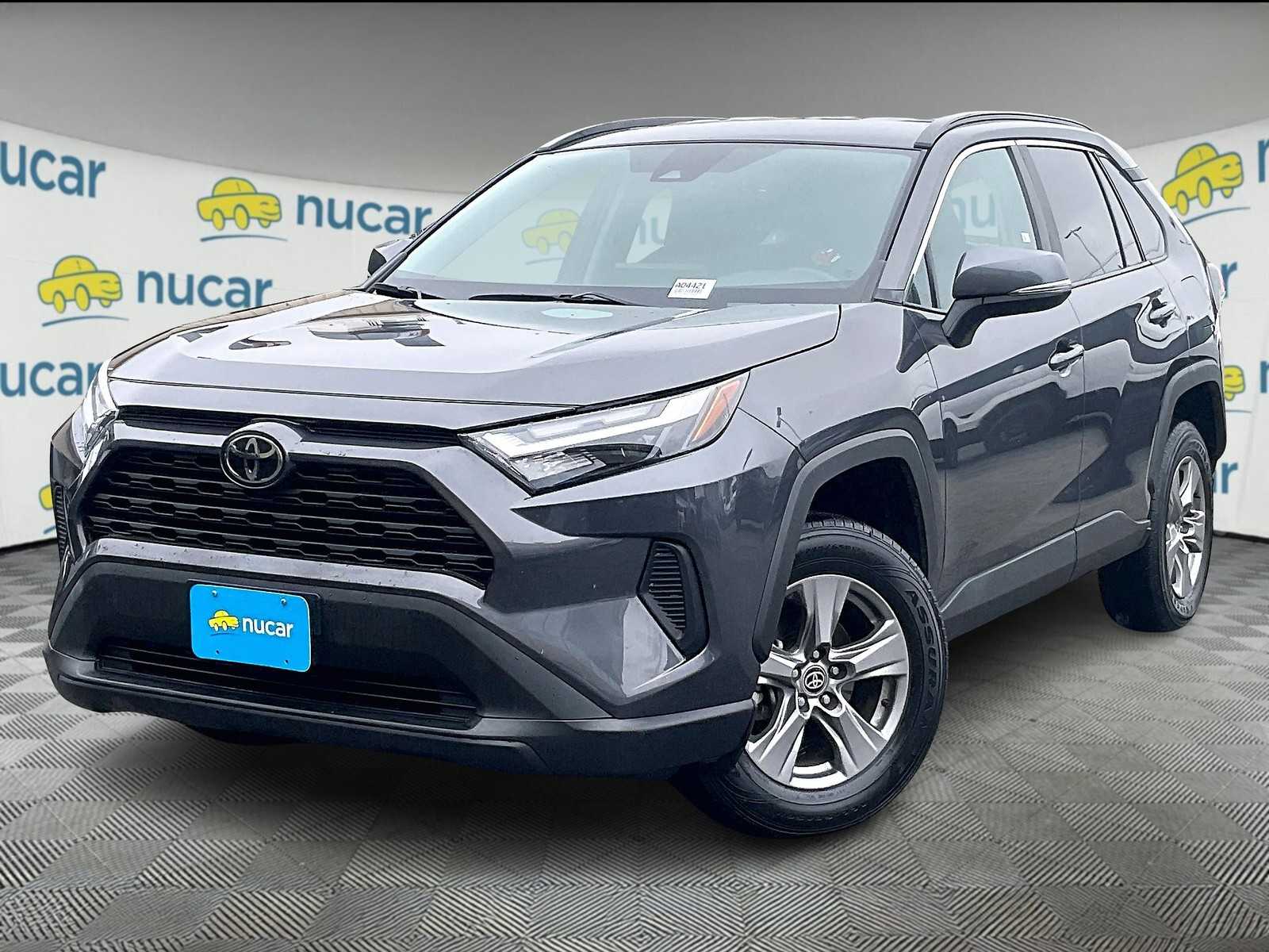 2024 Toyota RAV4 XLE photo 3