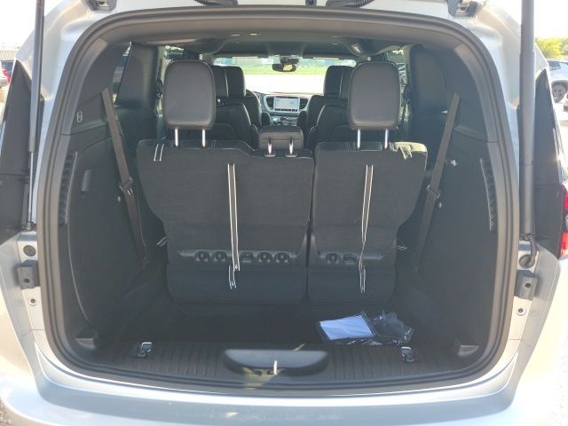 2026 Chrysler Pacifica photo 20