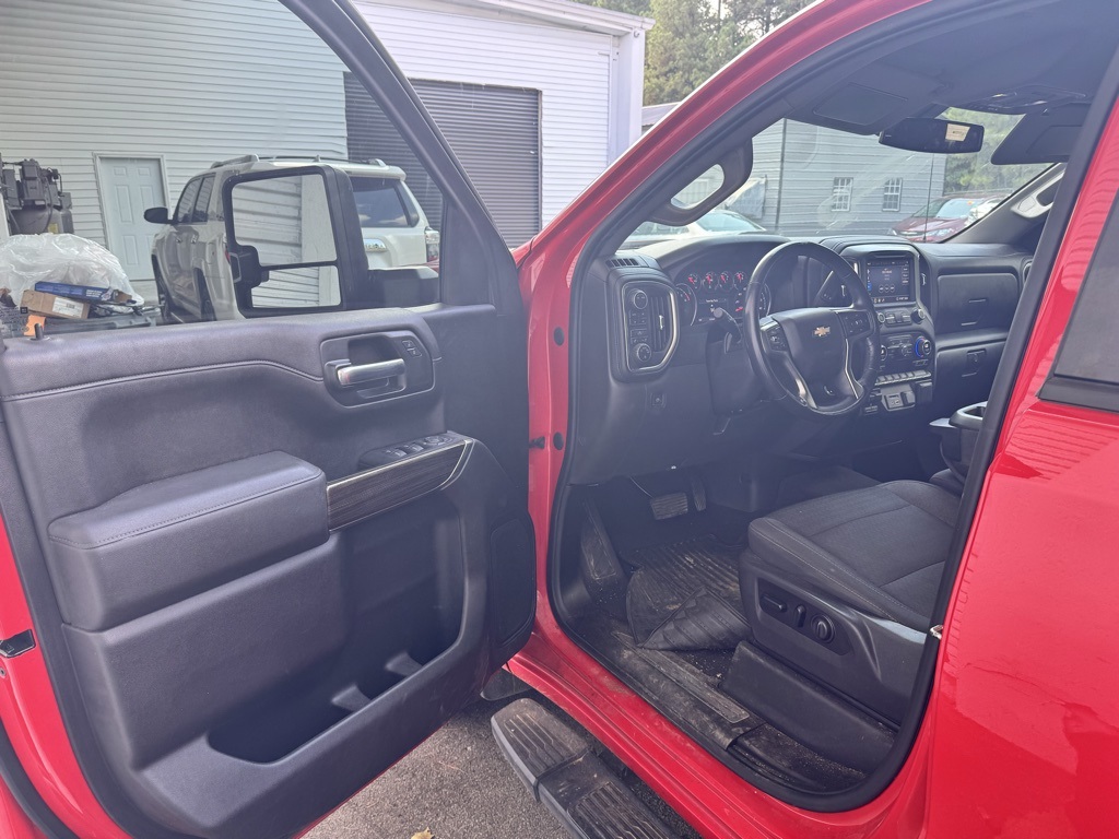 2020 Chevrolet Silverado 1500 LT photo 4