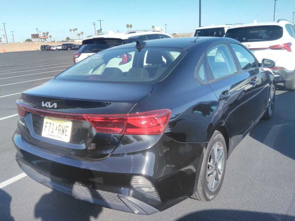 2023 Kia Forte LXS photo 2