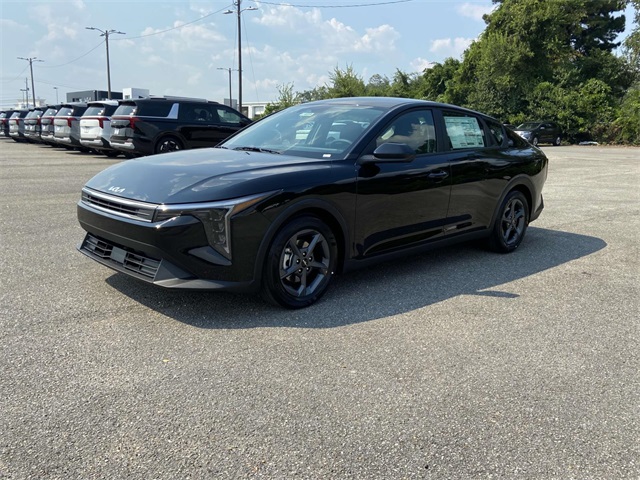 2025 Kia K4 LXS photo 4