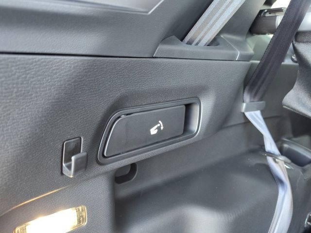 2025 Mitsubishi Outlander SE photo 28