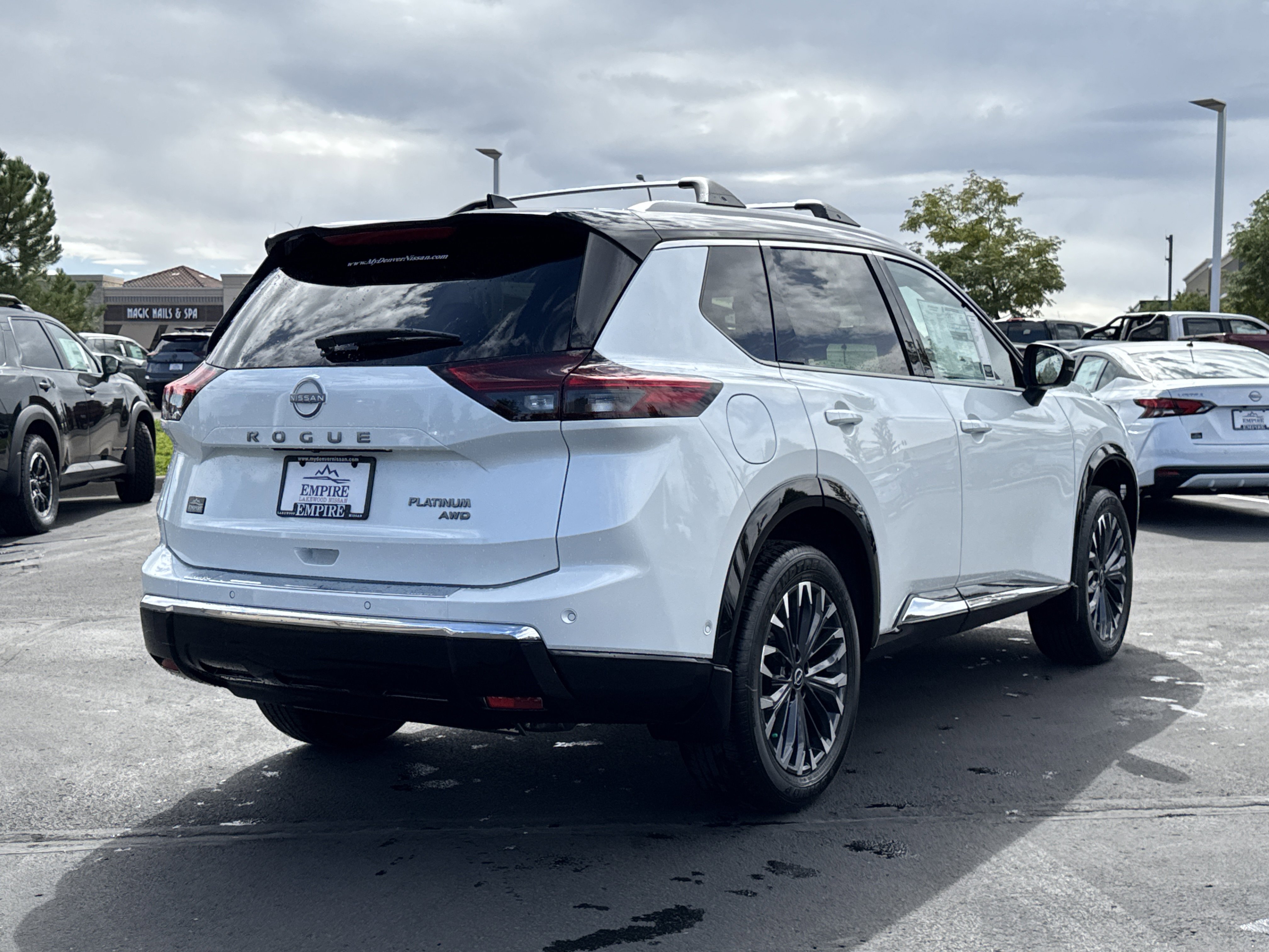 2026 Nissan Rogue Platinum photo 2