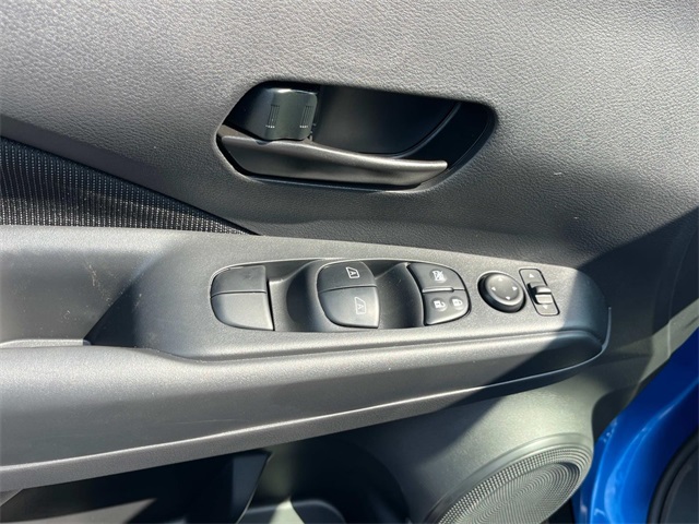 2025 Nissan Kicks Play S photo 19