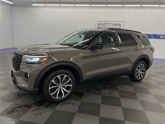 2026 Ford Explorer ST-LINE's photo