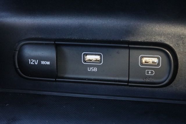 2022 Kia K5 GT-Line photo 25