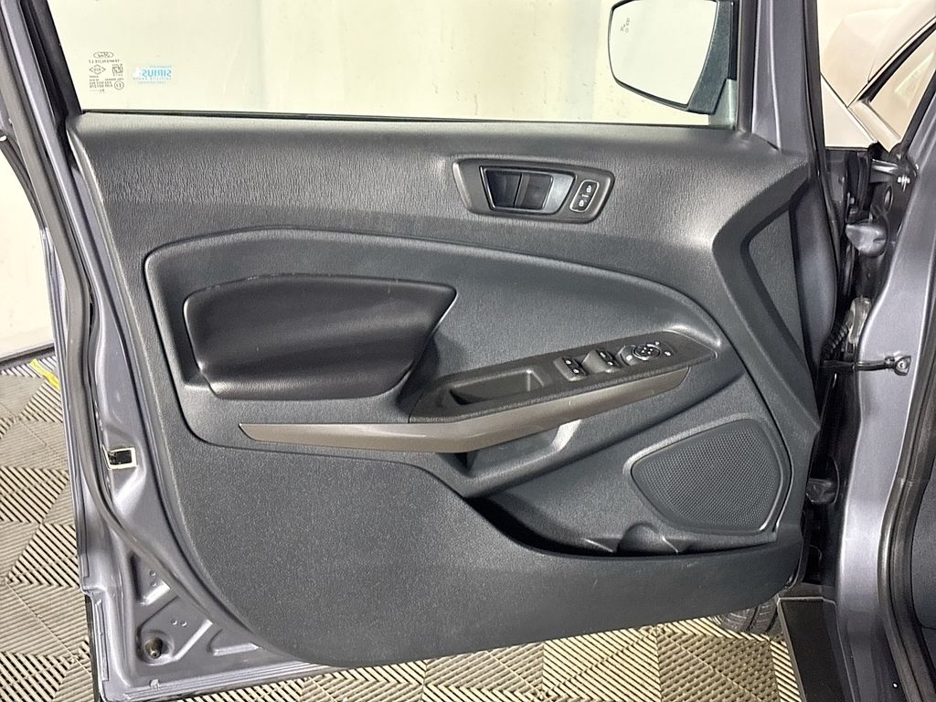 2020 Ford EcoSport SES photo 10