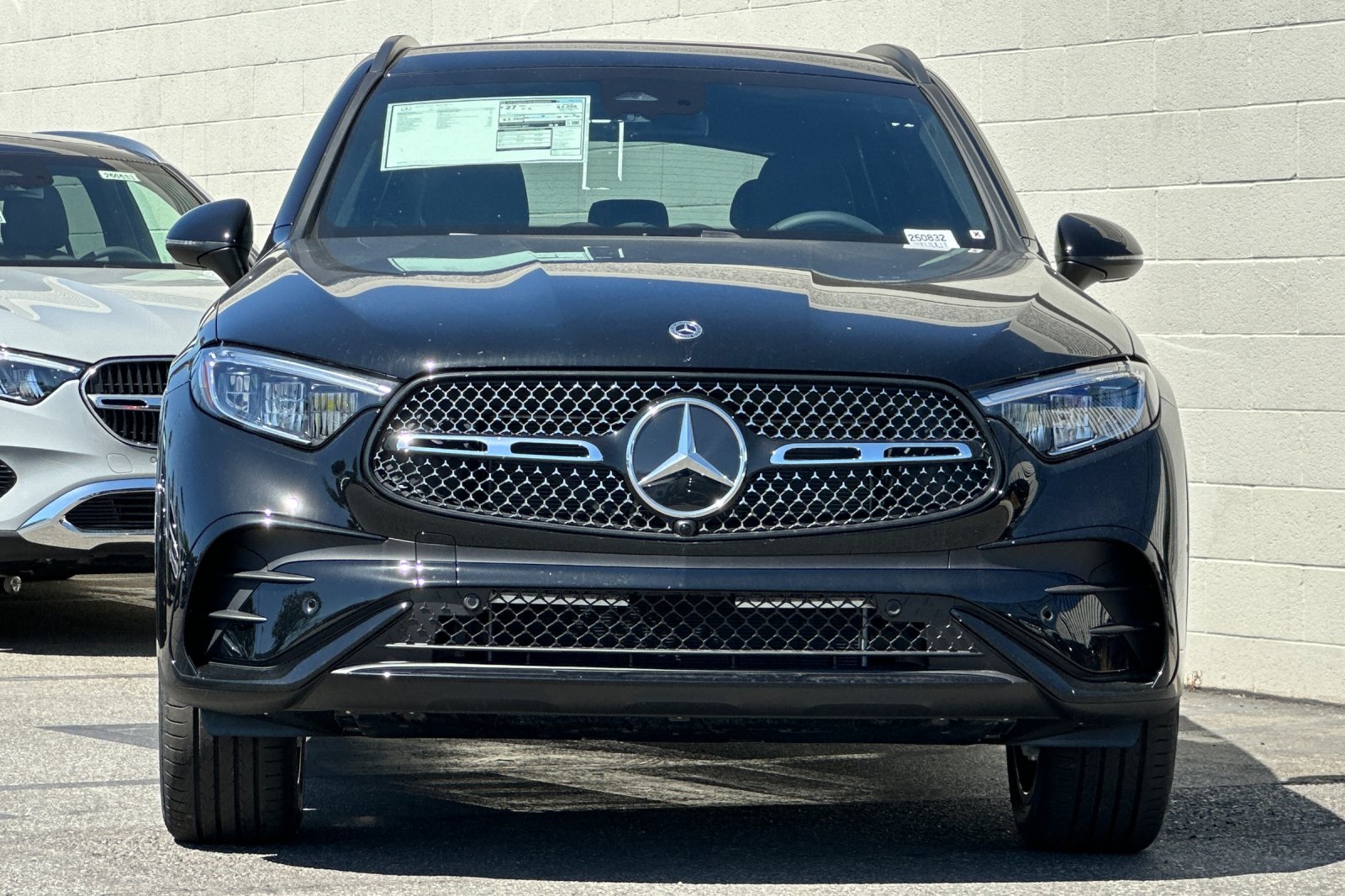 2025 Mercedes Benz GLC 300 AMG photo 3