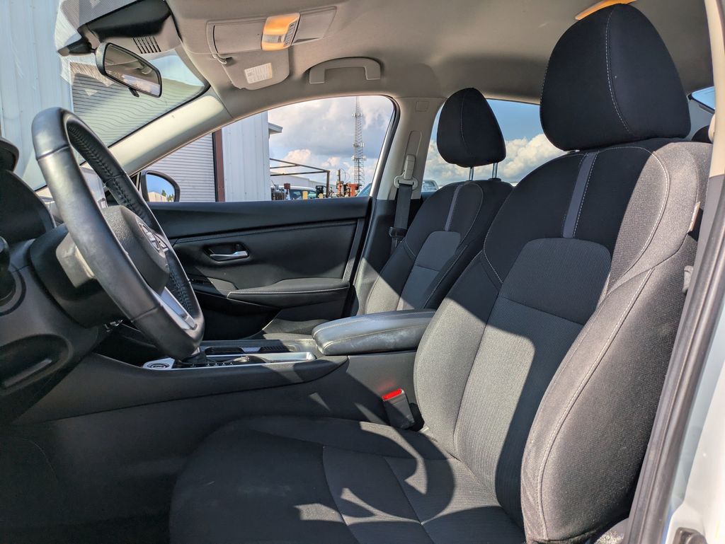 2023 Nissan Sentra SV photo 12