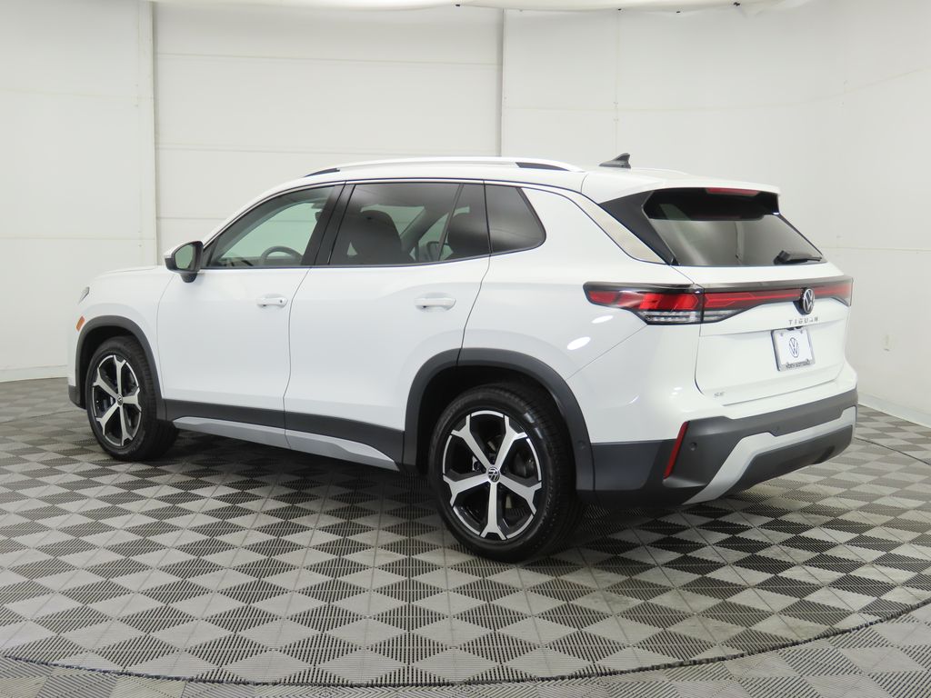 2025 Volkswagen Tiguan SE photo 8