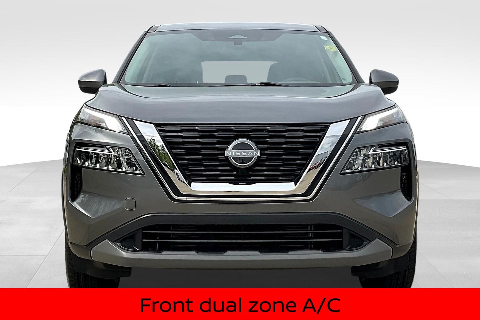 2023 Nissan Rogue SV photo 3