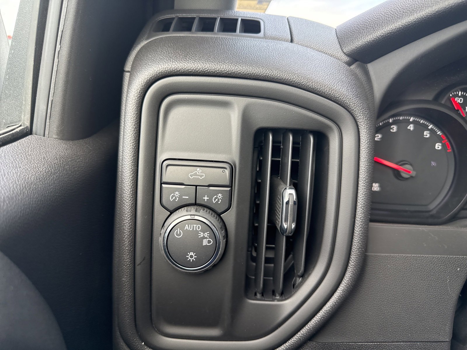 2025 Chevrolet Silverado 1500 photo 26