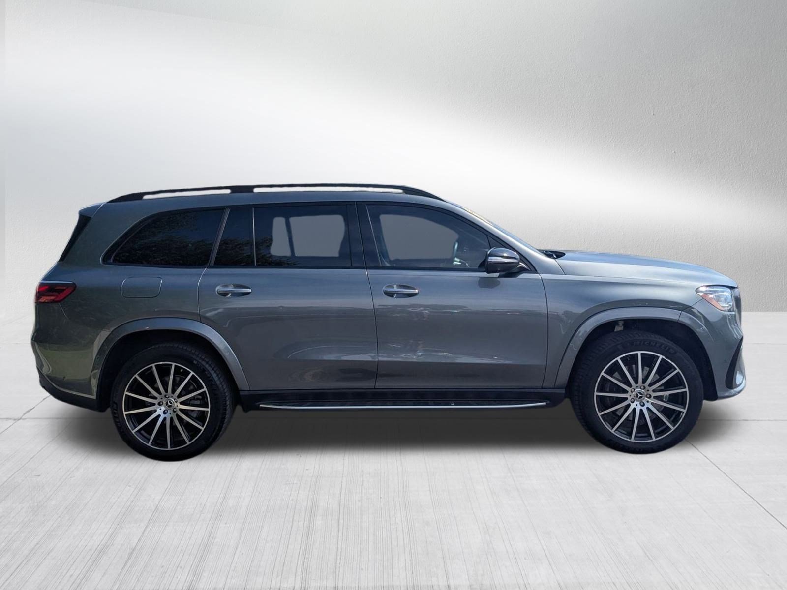 2024 Mercedes Benz GLS 450 4MATIC photo 5