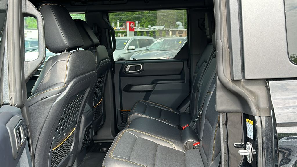 2024 Ford Bronco Badlands photo 24