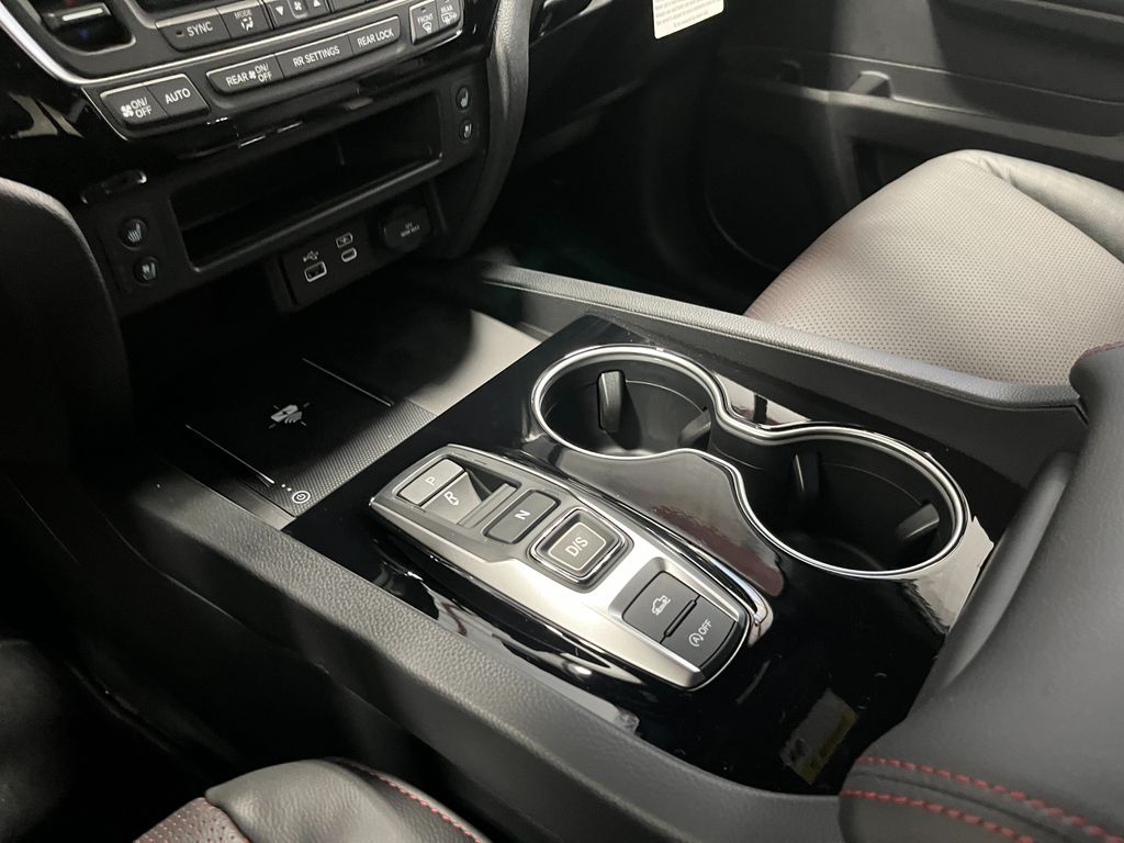 2025 Honda Ridgeline Black Edition photo 22