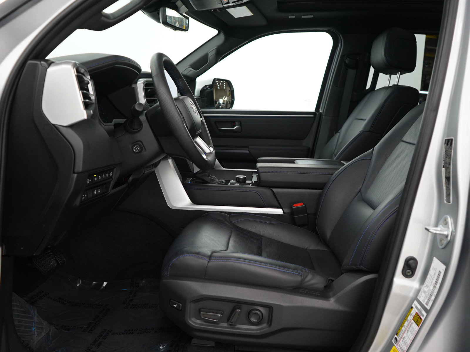 2023 Toyota Tundra Platinum CrewMax photo 14